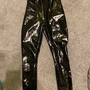 Spanx Faux Patent Leather Leggings Size Medium. Worn once.
